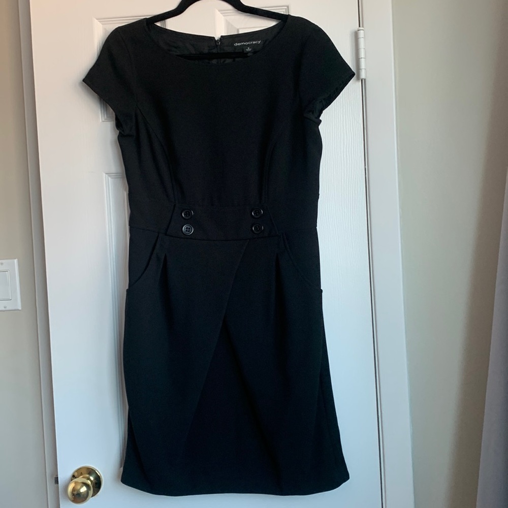 Democracy Black Cap Sleeve Dress with Pockets